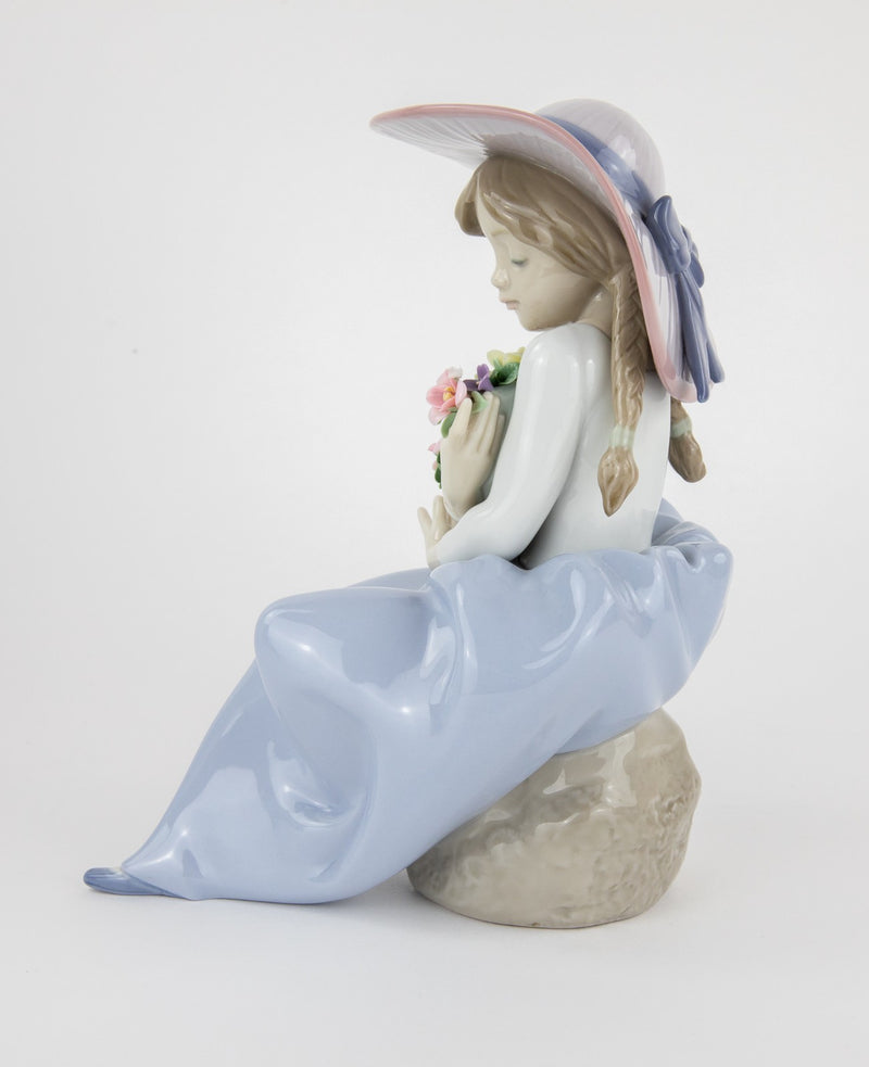 LLADRO 'FRAGRANT BOUQUET' FIGURE MODEL 5862, BOXED