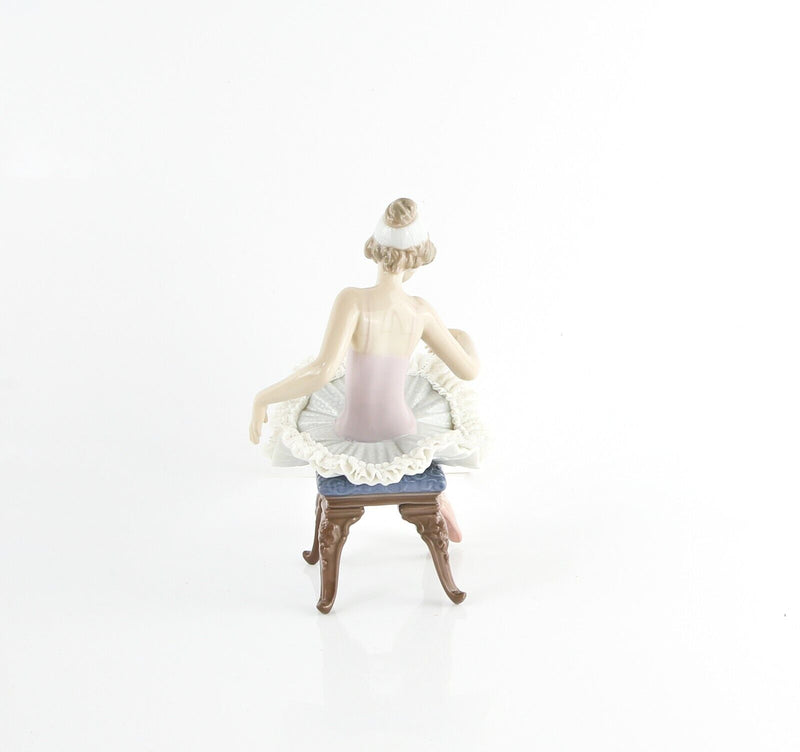 LLADRO 'PRETTY BALLERINA' SEATED GIRL LADY DRESS FIGURE MODEL 5499, BOXED