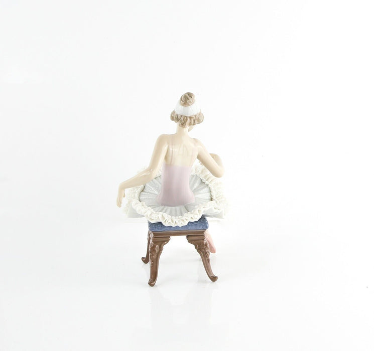 LLADRO 'PRETTY BALLERINA' SEATED GIRL LADY DRESS FIGURE MODEL 5499, BOXED