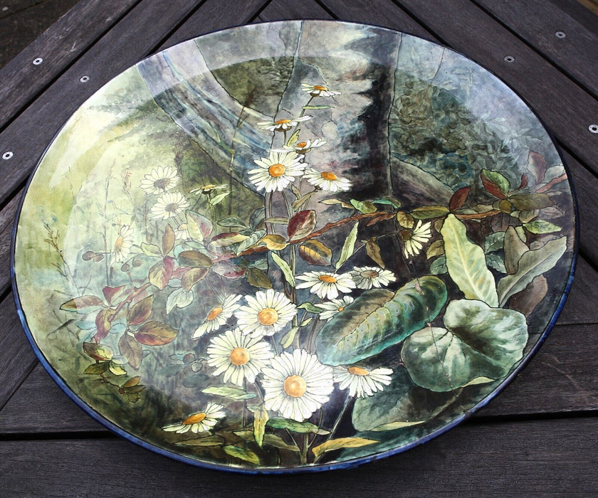 MARY CAPES for DOULTON LAMBETH - LARGE AESTHETIC PERIOD DAISIES FLORAL CHARGER