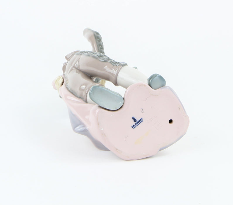 LLADRO 'LITTLE BOY BULLFIGHTER' MATADOR FIGURE MODEL 5116