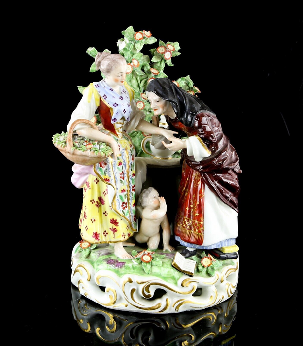 GYPSY FORTUNE TELLER - ANTIQUE SAMSON DERBY PORCELAIN GROUP FIGURE MODEL