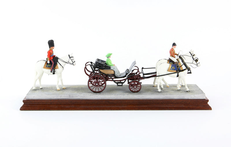 BORDER FINE ARTS 'TROOPING THE COLOUR' LIMITED EDITION FIGURE B0968 149/395 COA