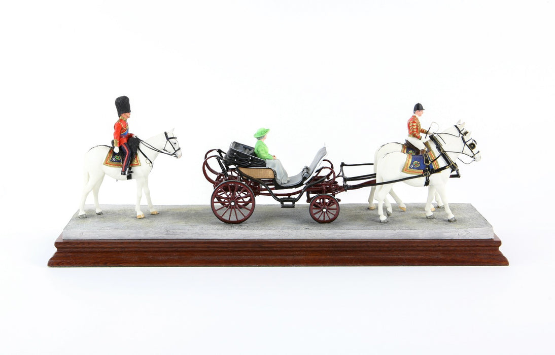 BORDER FINE ARTS 'TROOPING THE COLOUR' LIMITED EDITION FIGURE B0968 149/395 COA