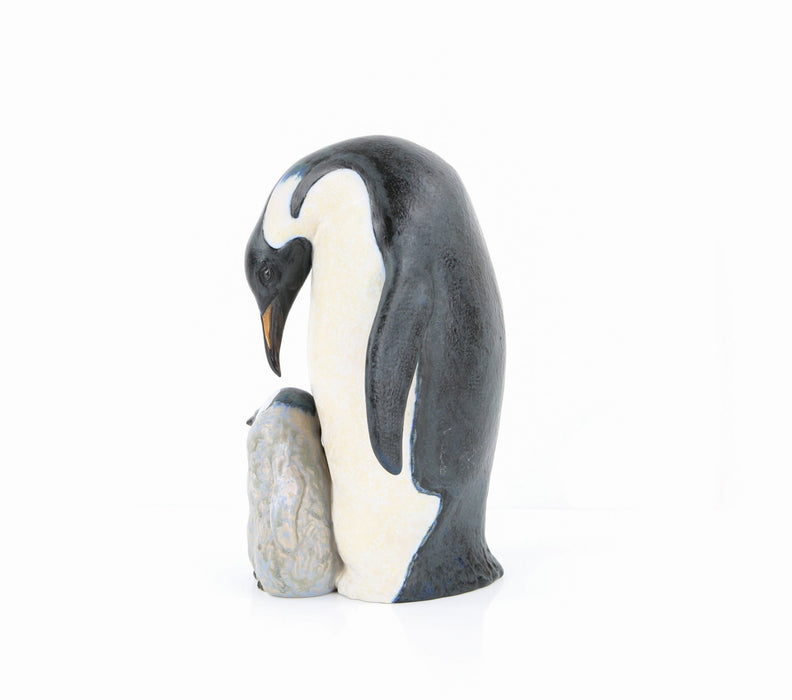 LLADRO 'PENGUIN LOVE' JOSE JAVIER MALAVIA GROUP FIGURE MODEL 2519