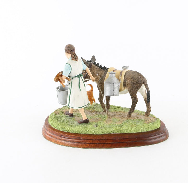 BORDER FINE ARTS 'MILKING TIME' FIGURE MODEL TABLEAU A3703, BOXED