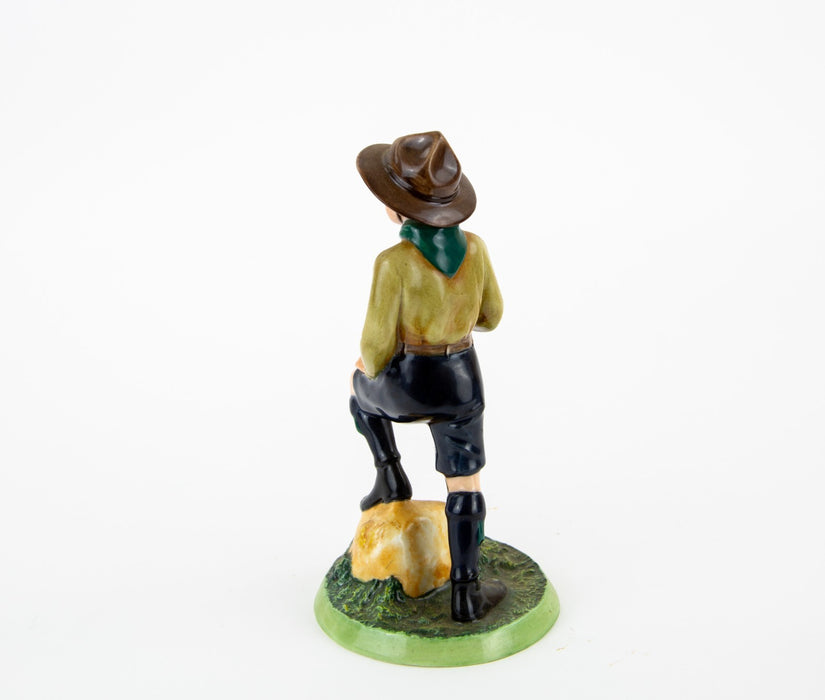 ROYAL DOULTON 'BOY SCOUT' LIMITED EDITION FIGURE MODEL HN3462 & COA