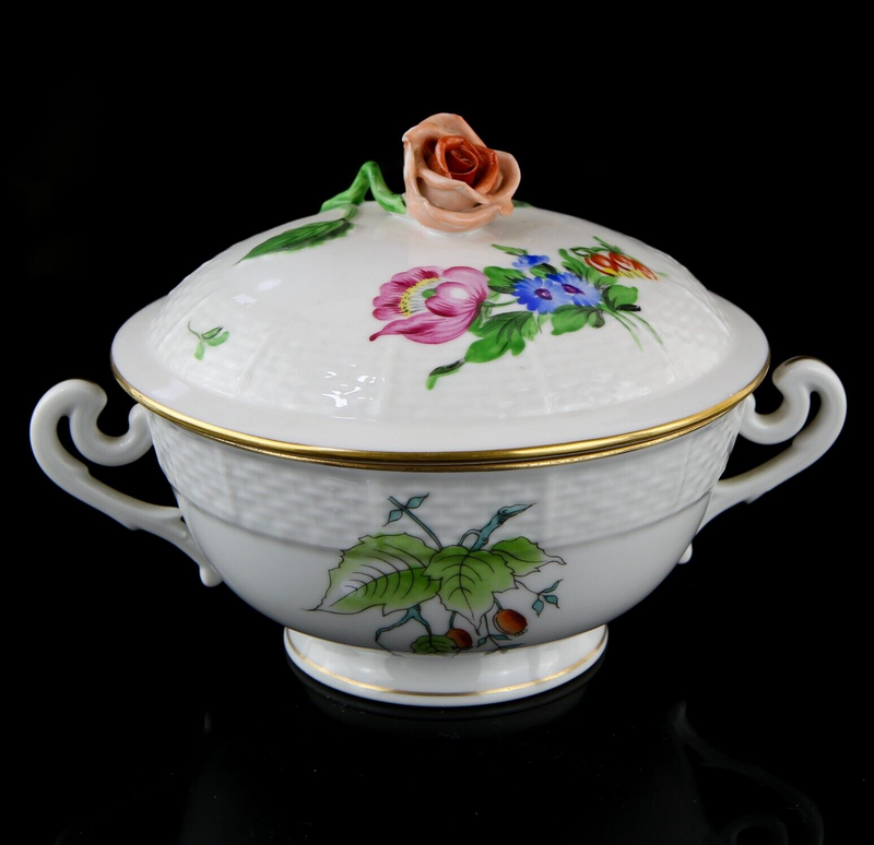 HEREND HUNGARY FLORAL HANDLED LIDDED ROUND SUGAR BOWL TRINKET BOX