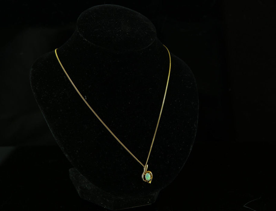 18ct YELLOW GOLD & OPAL PENDANT on 9ct GOLD DAINTY CURB CHAIN 41cm