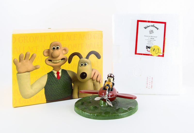 COALPORT CHARACTERS 'GROMIT TO THE RESCUE' WALLACE & GROMIT FIGURE MODEL, BOXED