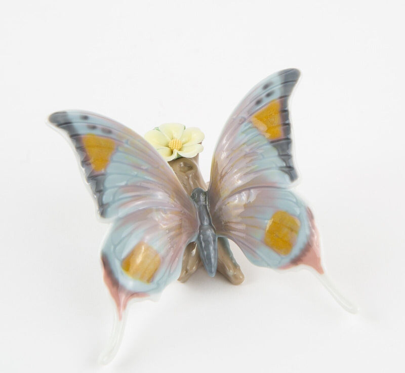 LLADRO 'SUMMER POND BUTTERFLY' FIGURE MODEL 7801