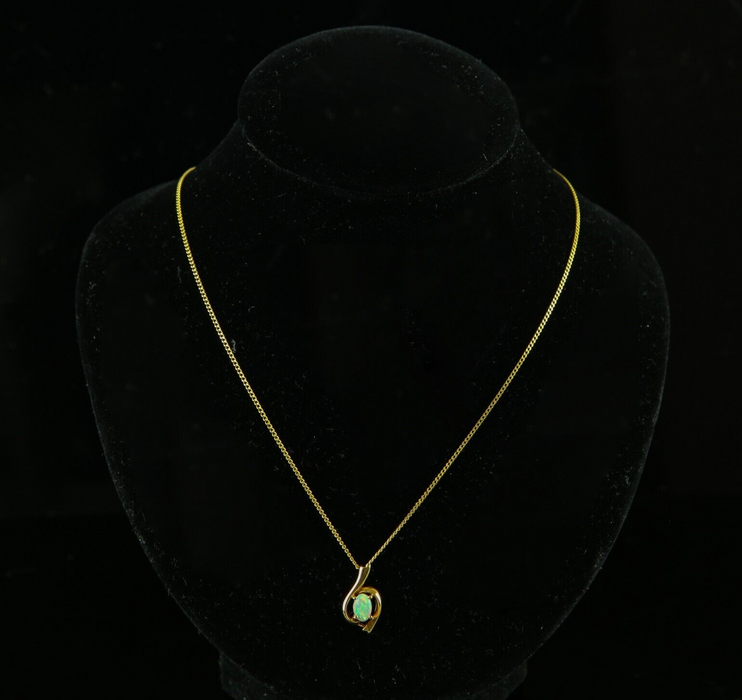 18ct YELLOW GOLD & OPAL PENDANT on 9ct GOLD DAINTY CURB CHAIN 41cm