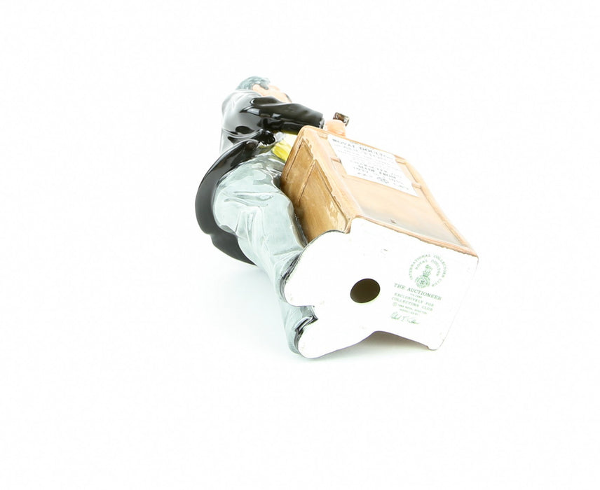 ROYAL DOULTON 'THE AUCTIONEER' FIGURE MODEL HN2988