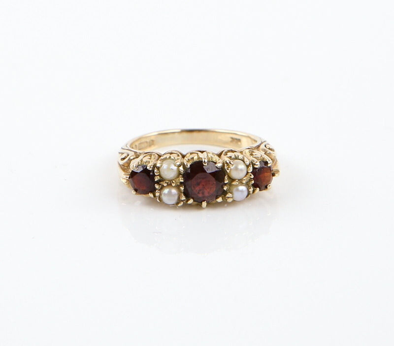 LADIES 9CT YELLOW GOLD & GARNET/PEARL DRESS RING, 3.1g, HALLMARKED, SIZE K