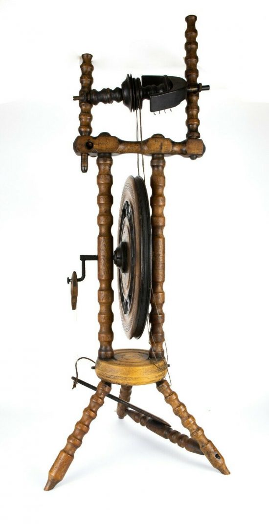 ANTIQUE 19th/20th CENTURY OAK SPINNING WHEEL &amp; CARVED SPINNERS CHAIR STOOL