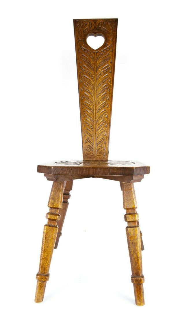 ANTIQUE 19th/20th CENTURY OAK SPINNING WHEEL &amp; CARVED SPINNERS CHAIR STOOL