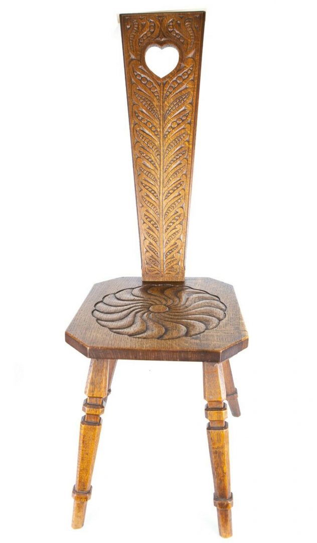 ANTIQUE 19th/20th CENTURY OAK SPINNING WHEEL &amp; CARVED SPINNERS CHAIR STOOL