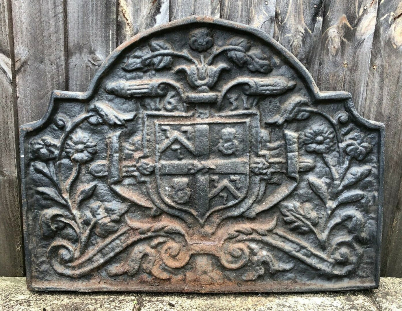 CAST IRON ARCH TOP FIRE BACK PLATE — PM Antiques & Collectables