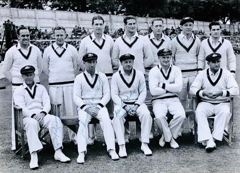 ASHES 1948 AUSTRALIAN TOUR 'INVINCIBLES' ENGLAND, AUSTRALIA & DON BRADMAN SIGNED PRESENTATION