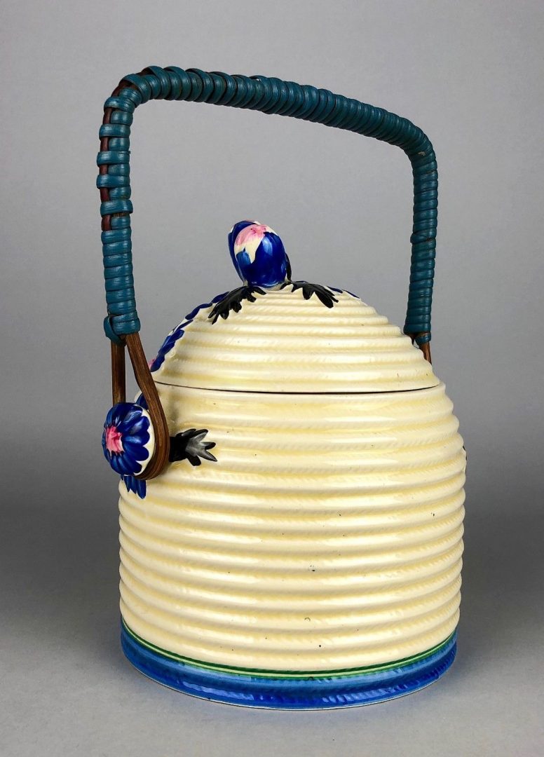 CLARICE CLIFF 'MARGUERITE' NEWPORT BIZARRE BEEHIVE RIBBED BISCUIT BARREL JAR POT
