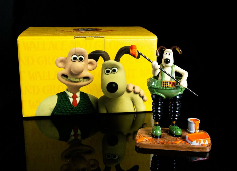 COALPORT CHARACTERS -DECORATING IN TECHNO TROUSERS- WALLACE &amp; GROMIT FIGURE