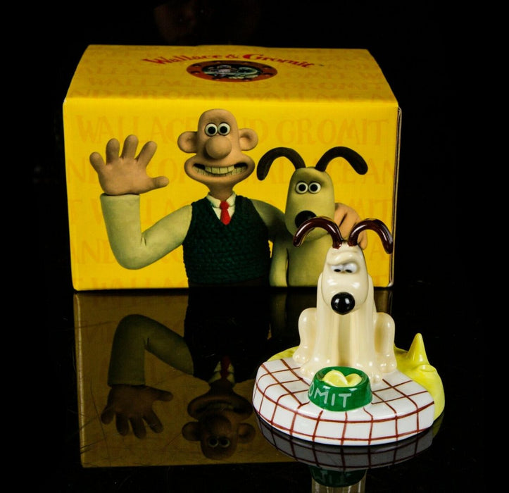 COALPORT CHARACTERS -MORE CHEESE GROMIT?- WALLACE &amp; GROMIT SERIES FIGURE MODEL