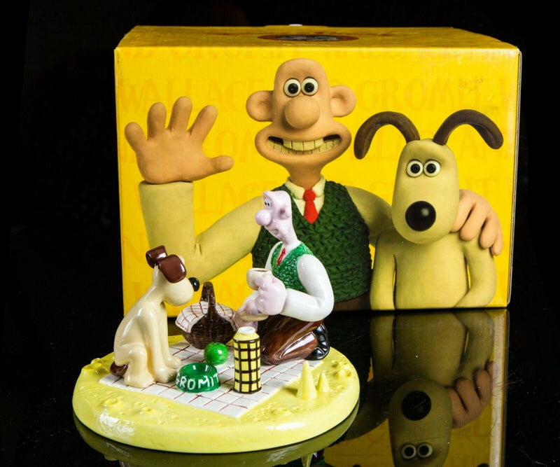 COALPORT CHARACTERS -PICNIC ON THE MOON- LIMITED EDITION WALLACE &amp; GROMIT FIGURE