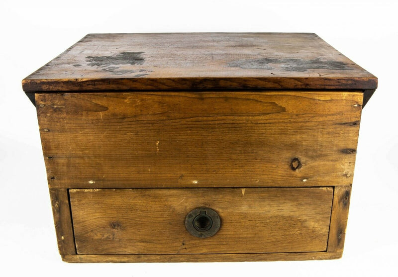 DAY &amp; SONS - VINTAGE 1920's STOCK BREEDERS MEDICINE SHOP ADVERTISING CHEST BOX