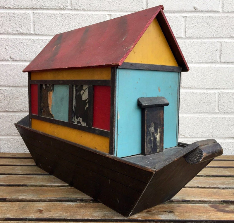 EARLY 20th CENTURY WOODEN NOAHS ARK TOY WITH CARVED ANIMAL FIGURES