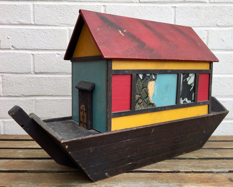 EARLY 20th CENTURY WOODEN NOAHS ARK TOY WITH CARVED ANIMAL FIGURES