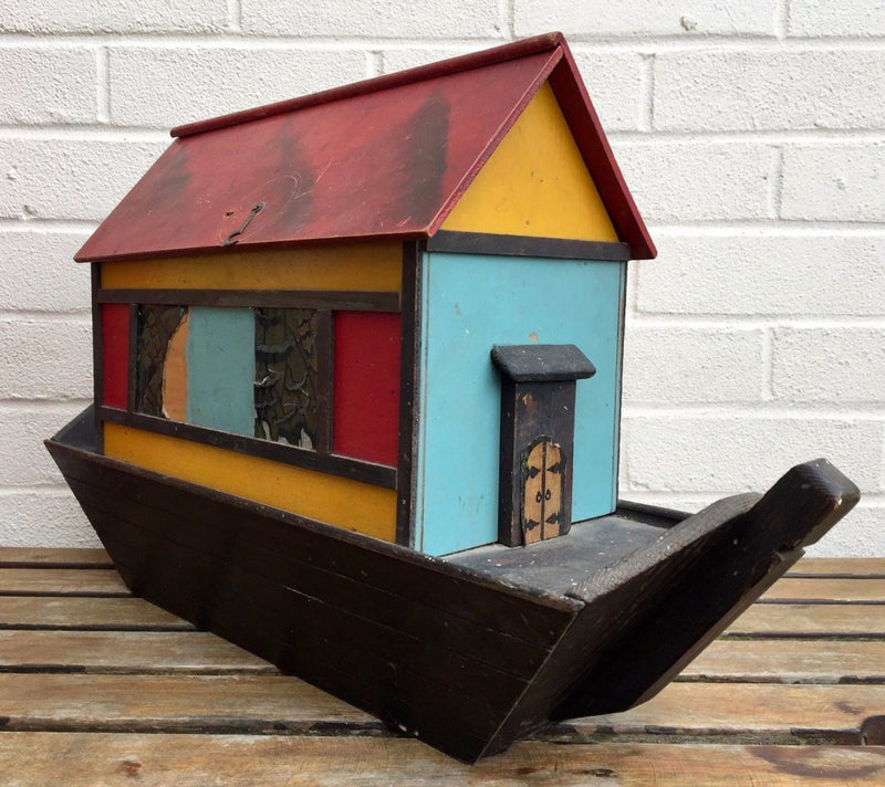 EARLY 20th CENTURY WOODEN NOAHS ARK TOY WITH CARVED ANIMAL FIGURES