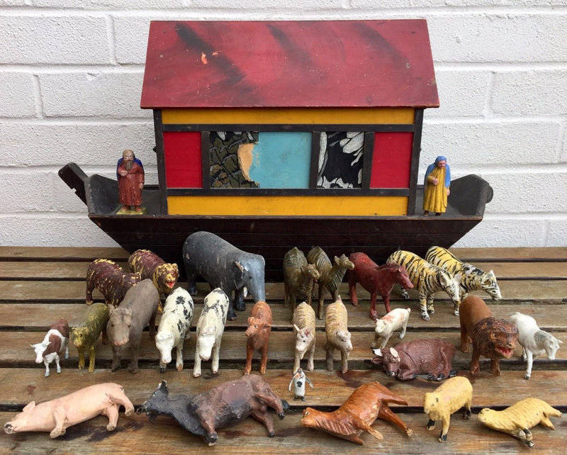 EARLY 20th CENTURY WOODEN NOAHS ARK TOY WITH CARVED ANIMAL FIGURES