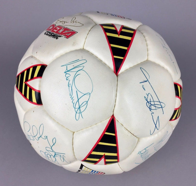 ENGLAND v POLAND, WORLD CUP 1989 - SQUAD TEAM SIGNED FIFA APPROVED MATCH FOOTBALL