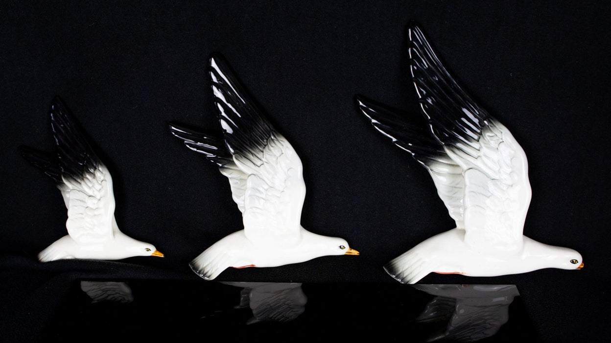 BESWICK -SEAGULLS- SET OF 3 FLYING BIRD WALL PLAQUE FIGURES 922-1, 922-2 &amp; 922-3