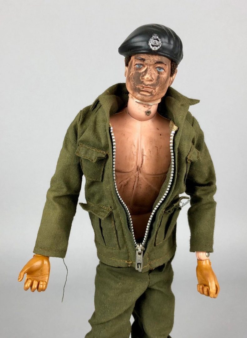 PALITOY 'ACTION MAN SOLDIER' GRIPPING HAND COMBAT ARMY 34052 &amp; ACCESSORIES