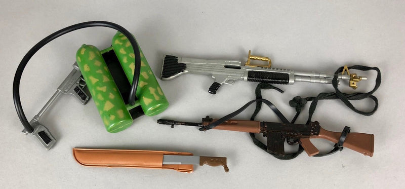 PALITOY 'ACTION MAN SOLDIER' GRIPPING HAND COMBAT ARMY 34052 &amp; ACCESSORIES