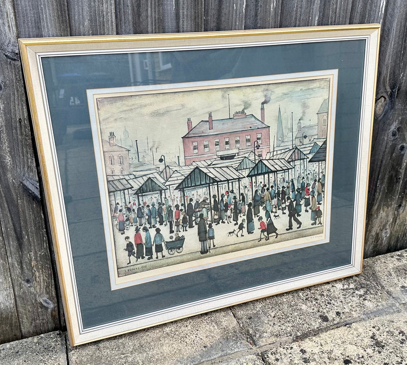 L.S. LAURENCE STEPHEN LOWRY 'MARKET SCENE IN A NORTHERN TOWN' SIGNED LIMITED EDITION PRINT