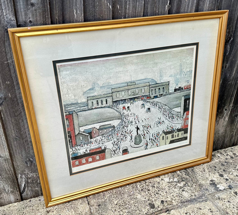 L.S. LAURENCE STEPHEN LOWRY, 'STATION APPROACH', SIGNED LIMITED EDITION PRINT, 262/850