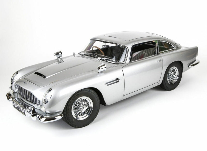 JAMES BOND, GOLDFINGER -ASTON MARTIN DB5- EAGLEMOSS 1:8 SCALE PRECISION MODEL