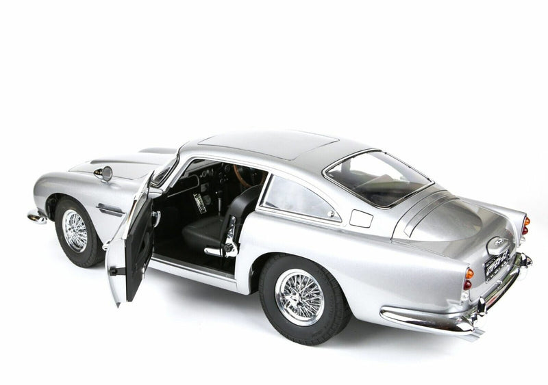 JAMES BOND, GOLDFINGER -ASTON MARTIN DB5- EAGLEMOSS 1:8 SCALE PRECISION MODEL