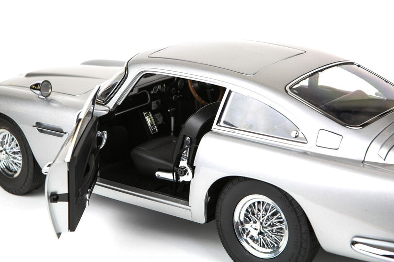 JAMES BOND, GOLDFINGER -ASTON MARTIN DB5- EAGLEMOSS 1:8 SCALE PRECISION MODEL