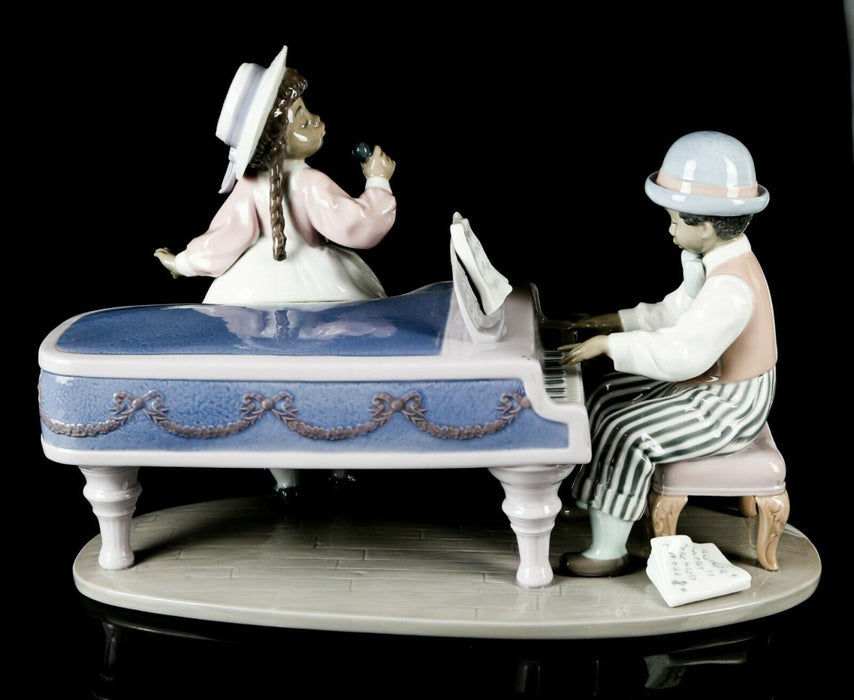 LLADRO -JAZZ DUO- BAND FIGURE MODEL 5930 PIANIST & SINGER, BOXED