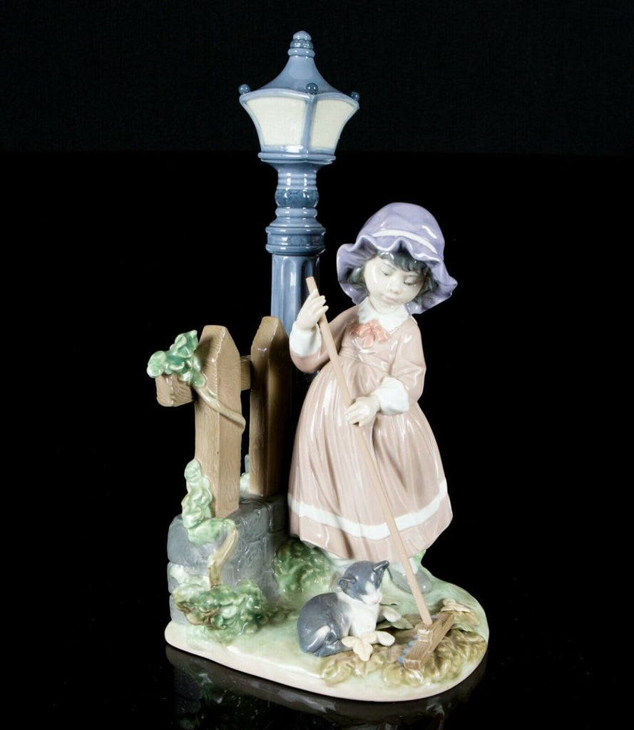 Lladro Japanese girl holding selling lantern model #6231