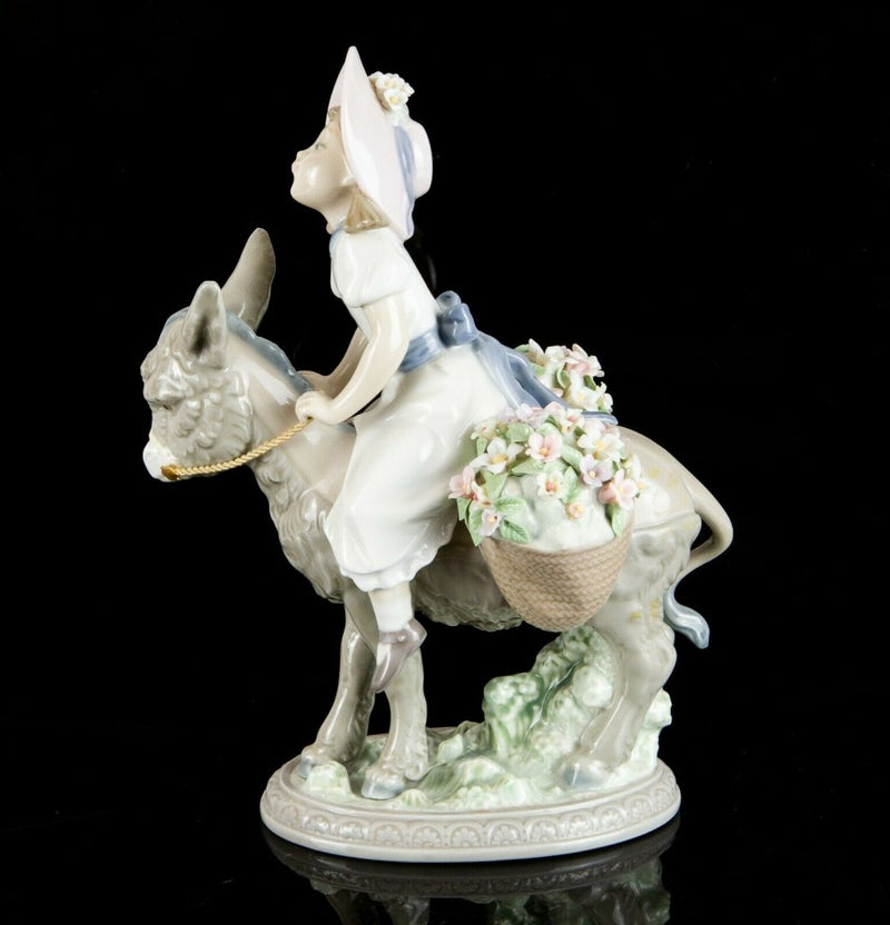 LLADRO -LOOK AT ME- FIGURE MODEL 8282