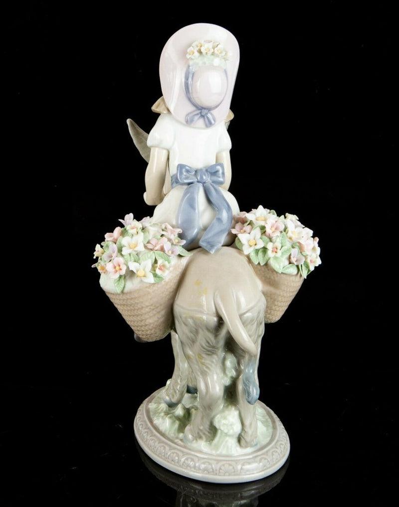 LLADRO -LOOK AT ME- FIGURE MODEL 8282