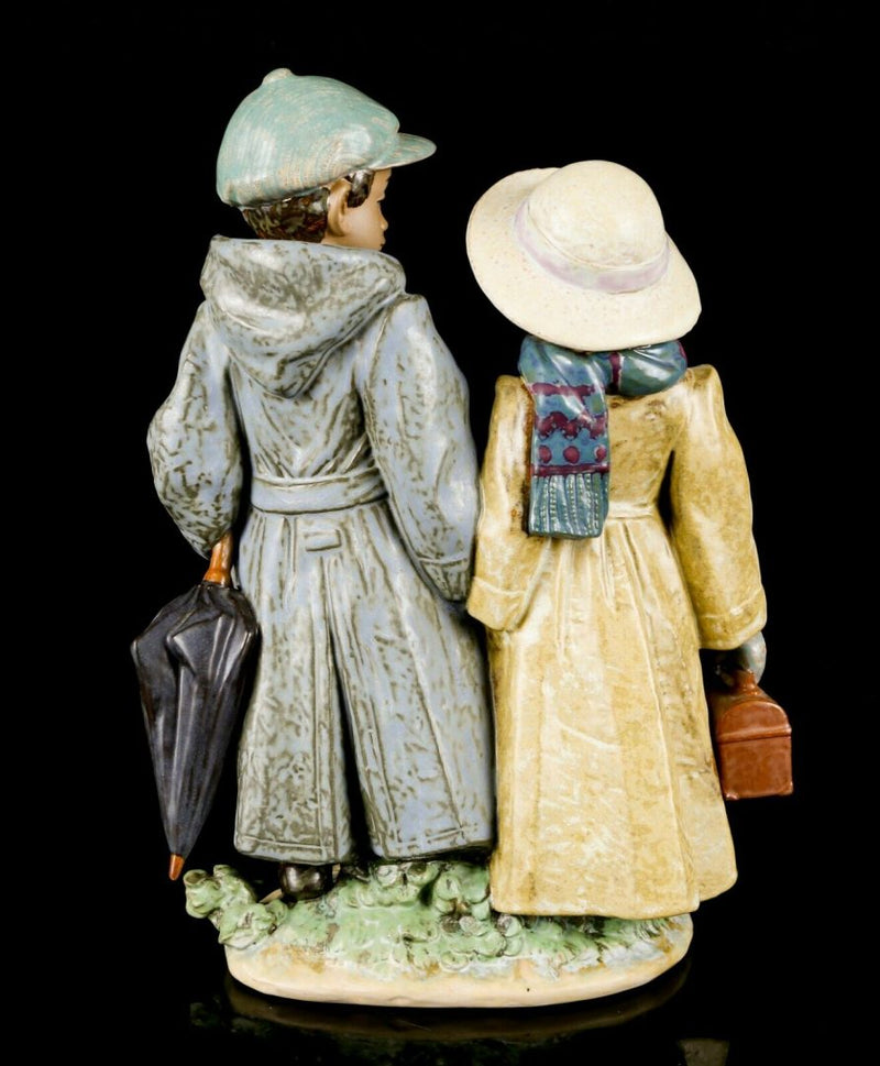 LLADRO -OFF TO SCHOOL- GRES FIGURE MODEL 2242, BOXED