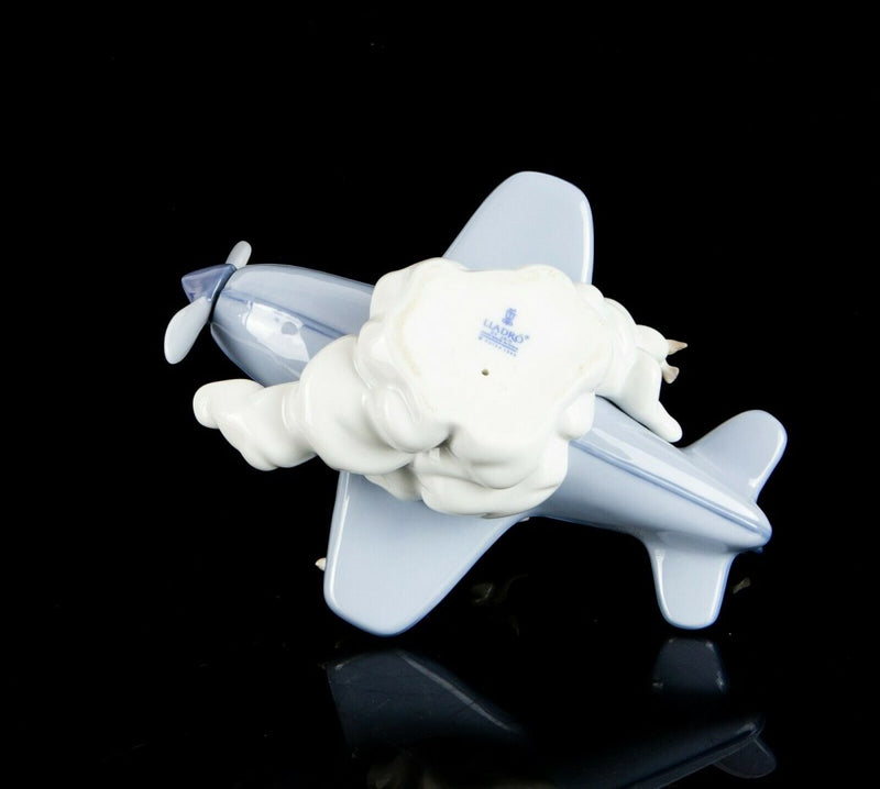 LLADRO -OVER THE CLOUDS- FIGURE MODEL 5697