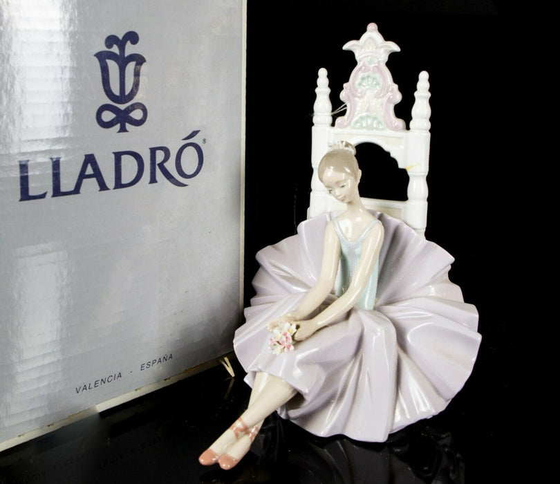 LLADRO -POSING FOR PORTRAIT- GIRL BALLERINA DANCER FIGURE MODEL 6486, BOXED