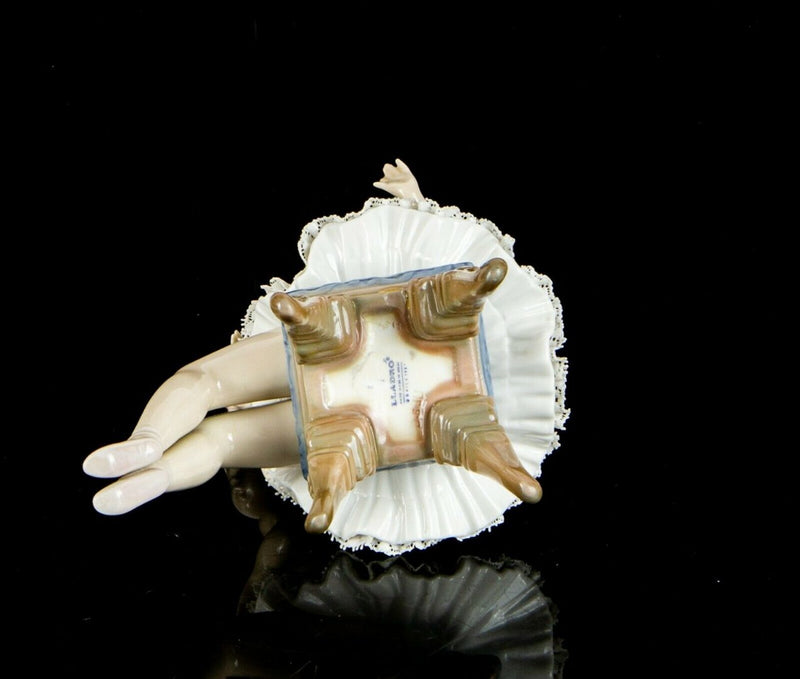 LLADRO -RECITAL- FIGURE MODEL 8282