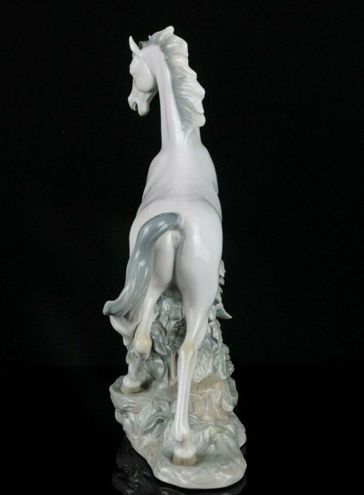 LLADRO -WHITE HORSE- LARGE VICENTE MARTINEZ FIGURE MODEL STALLION 4781